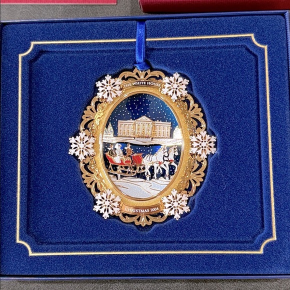 The White House Historical Association 2004 ornament - Picture 1 of 3